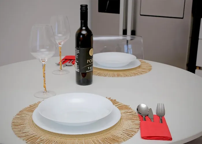 Blue Cliff Apartment *